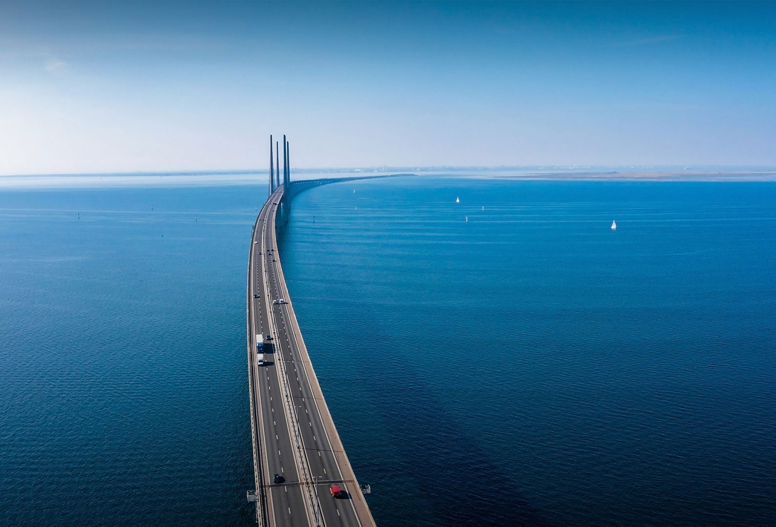 Professional leadership, cooperative 
win-win, pursuit of excellence, exploration and innovation